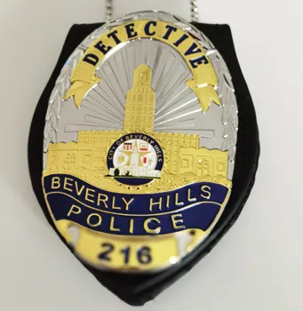 Beverly Hills-i nyomozó fém jelvény, illetve a pajzs bőr pad