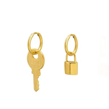Key Lock Tervező Szabálytalan Karika Fülbevaló Rozsdamentes Acél Arany Ajándék Nőknek Trendi 2021 Trend Tartozékok Piercing Ékszer
