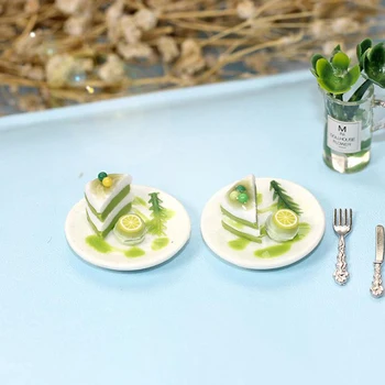 Új Babaház Miniatűr Gyanta Háromszög Zöld Tea Sütemények Lemez Baba Mini Élelmiszer-Kiegészítők